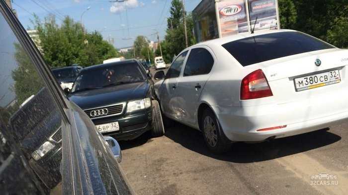 Еще одна авария в Брянске на Городище создала новый затор