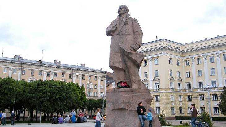 Смоляне предложили снести памятник Ленину