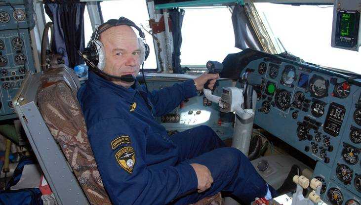 Погибший в Сибири брянский лётчик спасал людей от огня и терактов