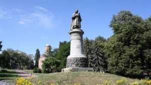 Памятник Богдану Хмельницкому отвернут от Брянска и Москвы