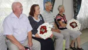В День семьи, любви и верности сыграют свадьбы более 60 брянских пар