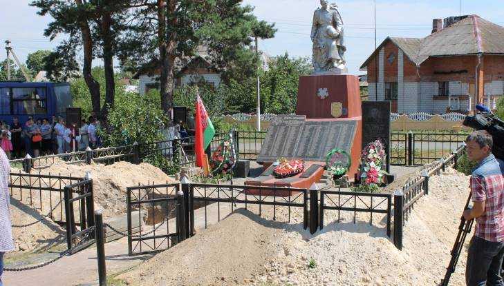 В Белоруссии захоронили останки 17 брянских бойцов