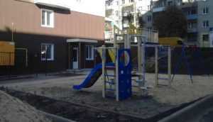 В Брянске дворовые площадки признали опасными для детей