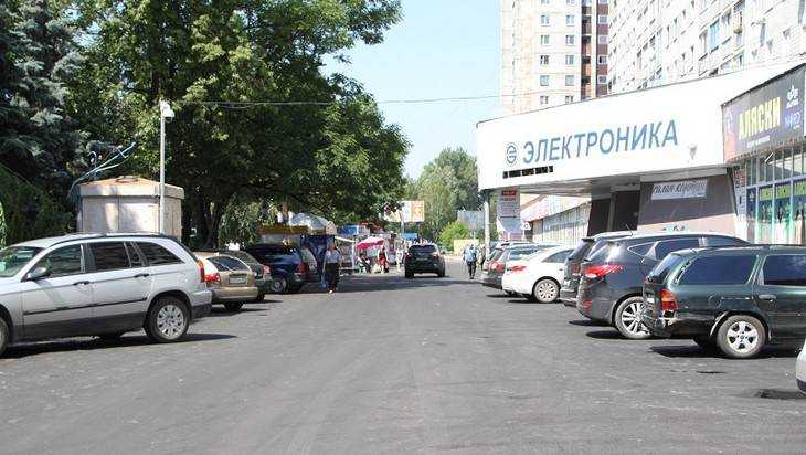 После 20-летней разрухи в Брянске отремонтировали тротуар у «Электроники»