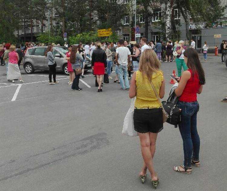 Работников брянского бизнес-центра эвакуировали из-за угрозы взрыва