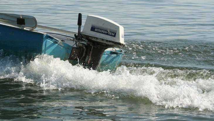 На брянском озере Орлик мужчина попал под винт лодки