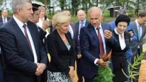 Вице-премьера Ольгу Голодец поразила брянская морковь