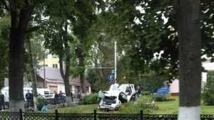 В сети появились фото последствий страшного ДТП возле школы Брянска