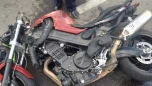 Скончался мотоциклист, угодивший под автобус в Брянске