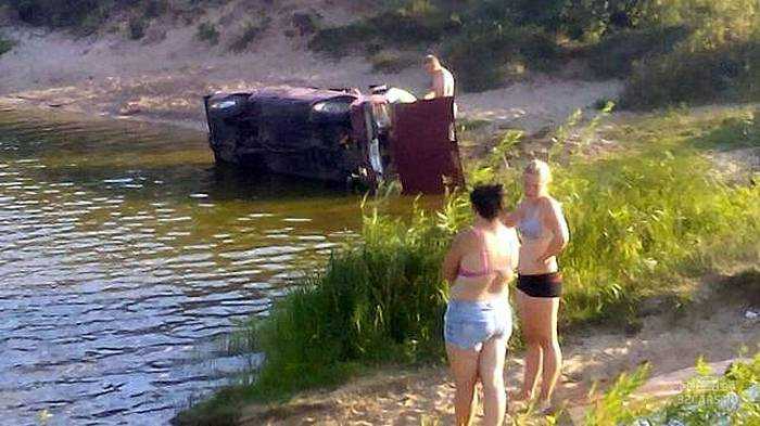 В Брянске пьяный лихач приводнился в озере