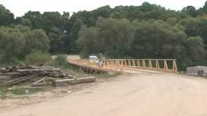 Брянские строители подарили городу Сельцо новый мост