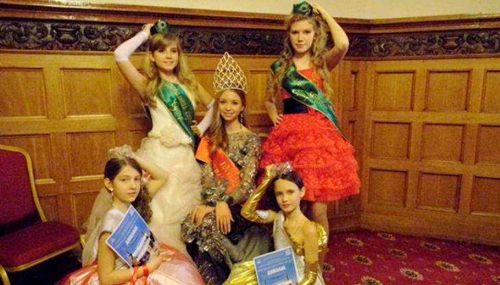 Поэты и юные модели подарят брянцам праздничный концерт