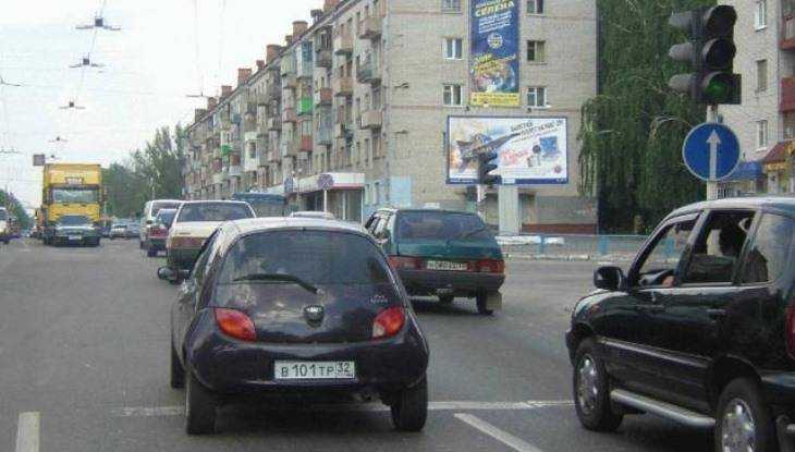 В Брянске у светофора иномарка протаранила «ВАЗ» — ранена женщина
