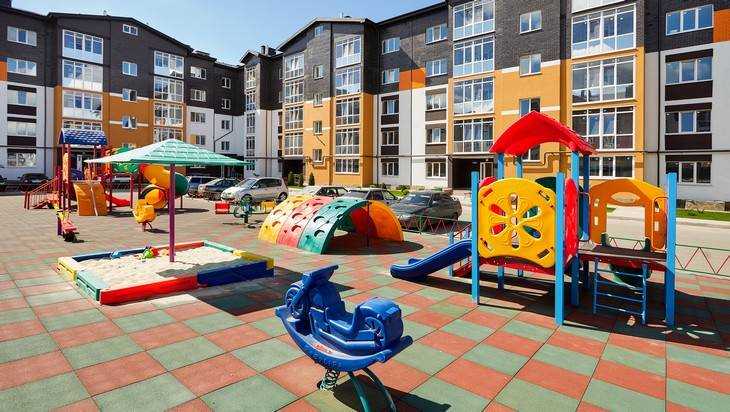 Под Брянском компания «Школа-сад» установила одну из лучших детских площадок