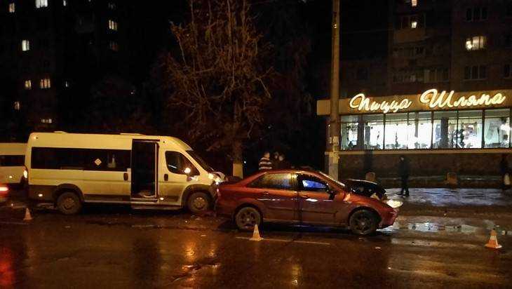 Пьяный водитель в Брянске врезался в маршрутку