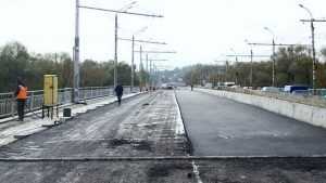 Первомайский мост в Брянске полностью закатали в асфальт