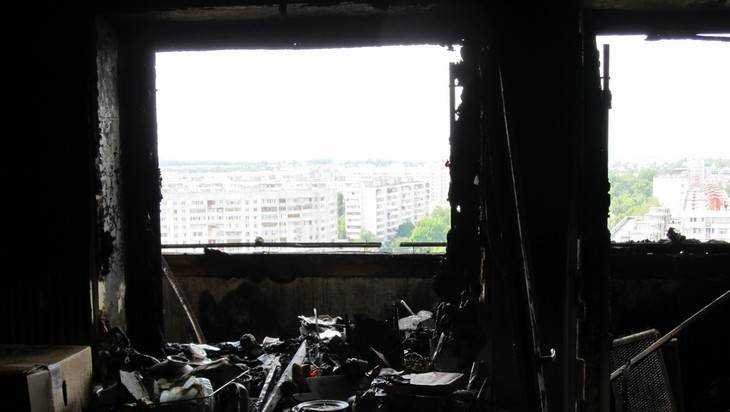 В Брянске ночью случился пожар на балконе многоэтажки