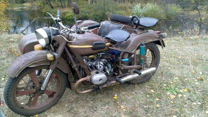 В брянском поселке мотоцикл въехал в забор