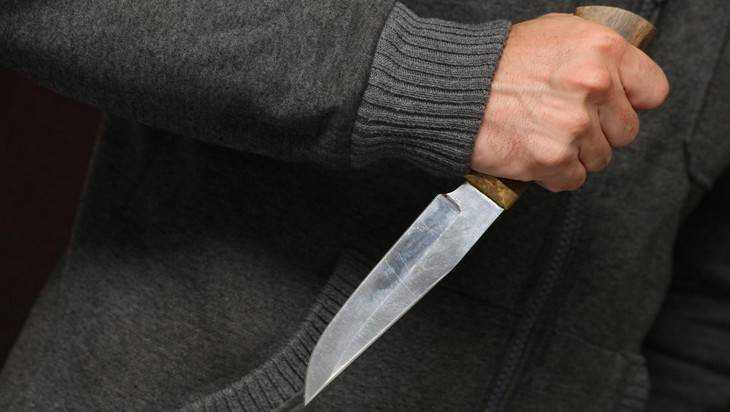 Житель брянского села во время попойки искромсал ножом приятеля