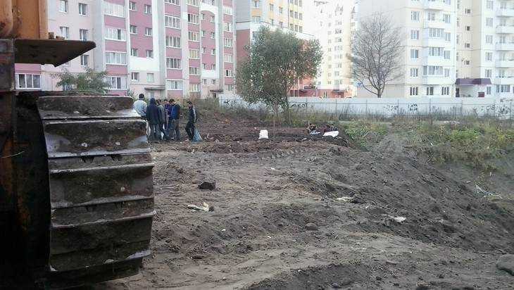 Жители улицы Романа Брянского потеряли сон из-за шумной стройки