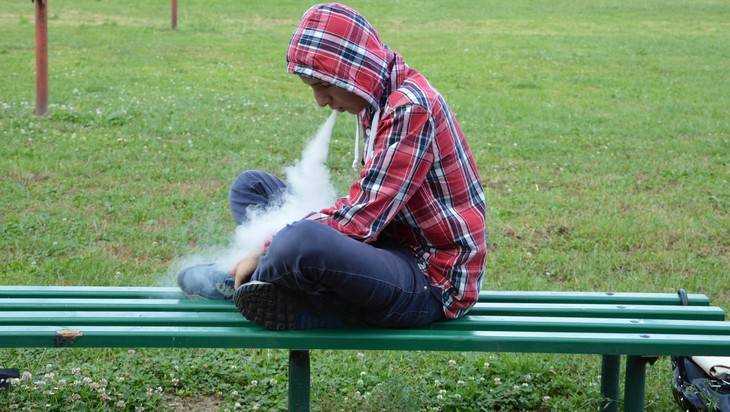 Парогенераторы могут запретить курить в общественных местах