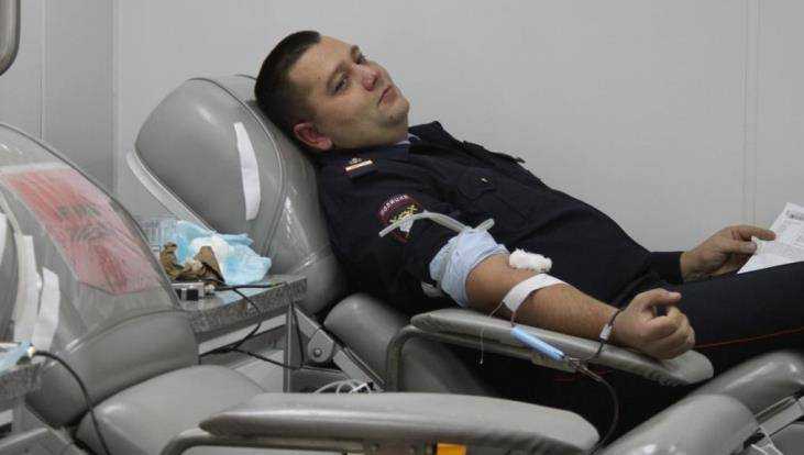 Брянские гаишники поделились кровью с пострадавшими в ДТП
