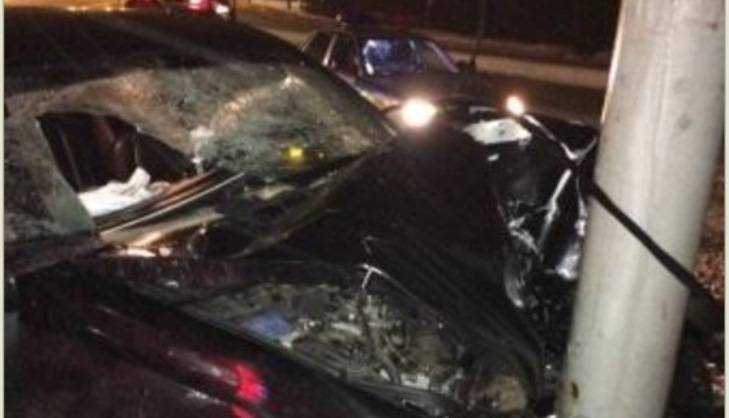 В Брянске погиб водитель «Мерседеса», протаранившего столб