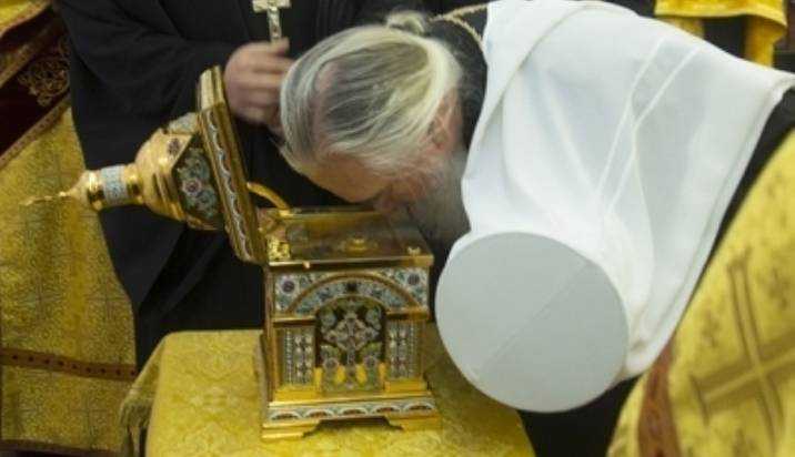 В Брянск принесен ковчег с частицей мощей святителя Пантелеимона