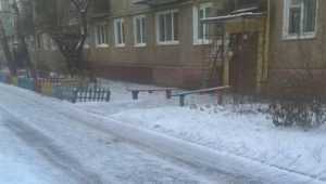 Брянских коммунальщиков накажут за не очищенные от снега дворы