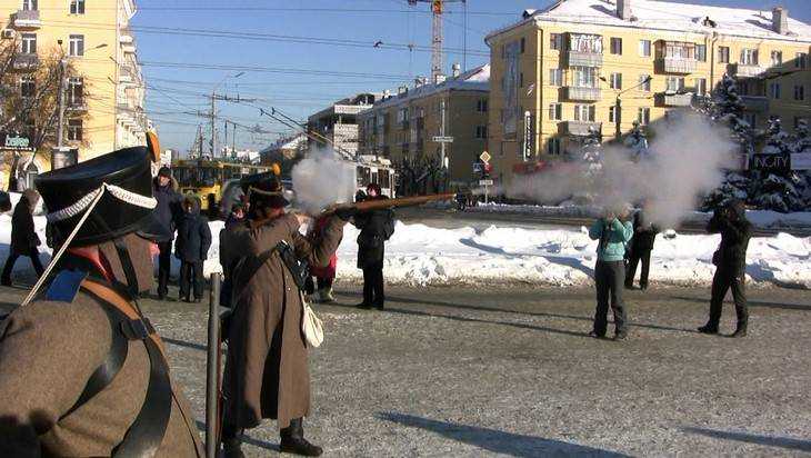 В Брянске новогоднюю ёлку установят на площади Партизан