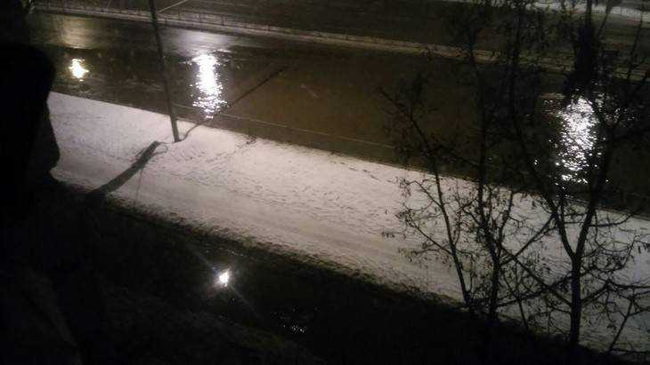 В Брянске из-за прорыва трубы затопило часть Московского проспекта
