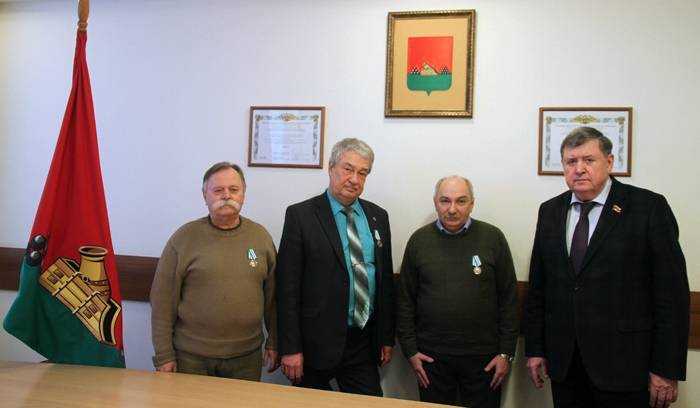 Брянские историки и художники получили медали за герб