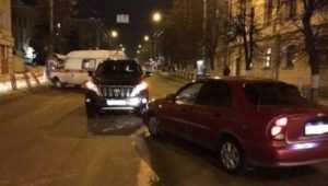 В Брянске возле ЦУМа разбилась машина «скорой помощи» — трое ранены
