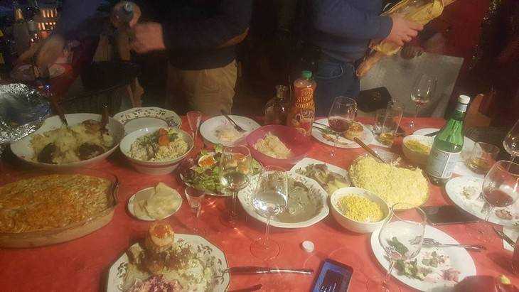Брянский депутат показал блюда своего новогоднего стола