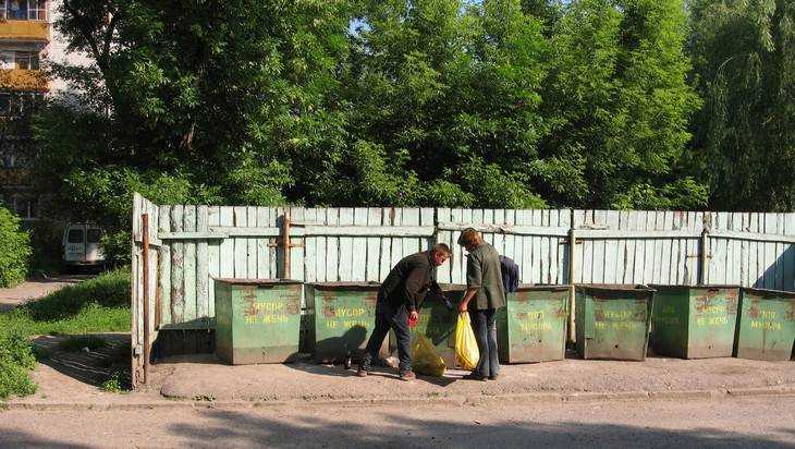 В Фокинском районе Брянска мусор разделят 90 контейнеров