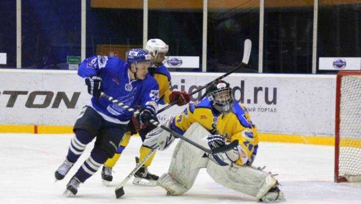 Хоккейный «Брянск» разбили дома и отодвинули от плей-офф