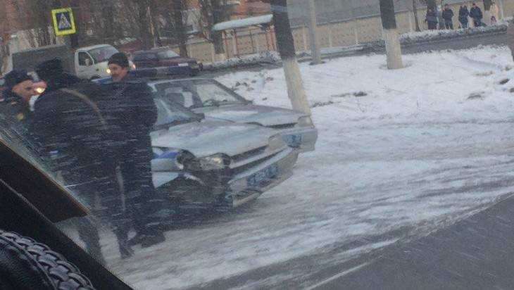 В Брянске разбили автомобиль полиции