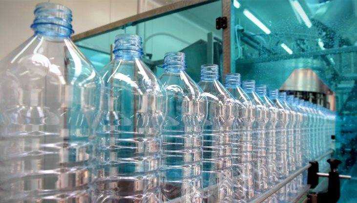 Брянского предпринимателя наказали за мастеров бутылочного дела