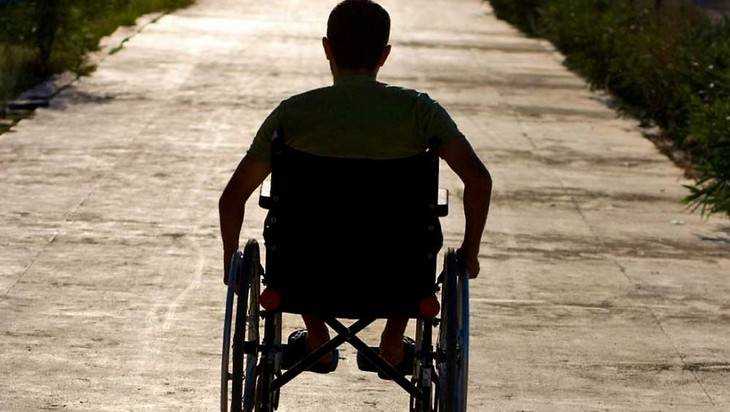 Брянские чиновники в полтора раза переплатили за коляски для инвалидов