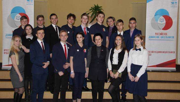 Валентина Миронова рассказала брянским школьникам о парламентаризме