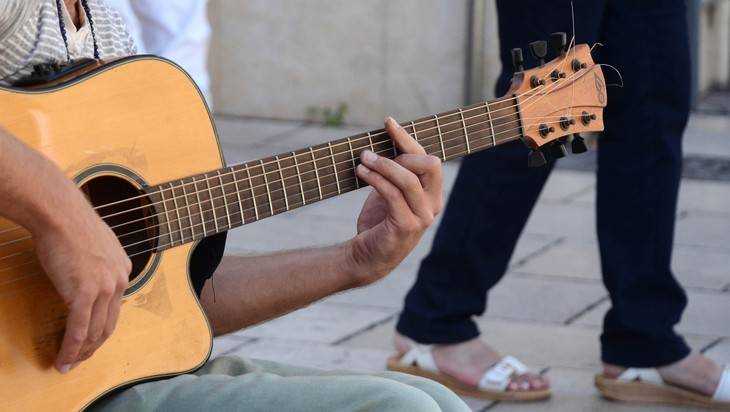 В Брянске пройдет музыкальный конкурс «Моя гитара»