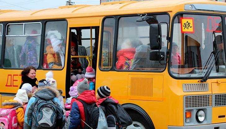 Директора школы и троих водителей наказали за неисправные автобусы