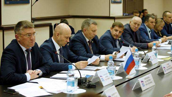 В Брянске прошло заседание президиума регионального политсовета «Единой России»