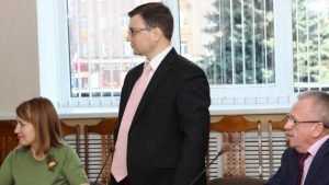 Пресс-секретарь брянского губернатора Артем Сухоломкин лишился места