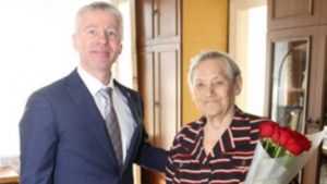 Брянские энергетики поздравили с 95-летием своего ветерана