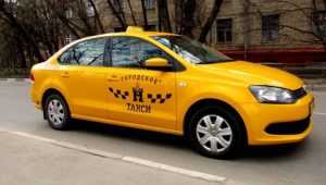 В Брянске при столкновении трёх легковушек пострадала пассажирка такси