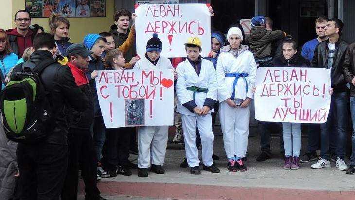 В Сельцо для оправдания осужденного Хуцишвили на митинг вывели детей