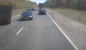 Появилось новое видео удивительного спасения водителя на брянской дороге
