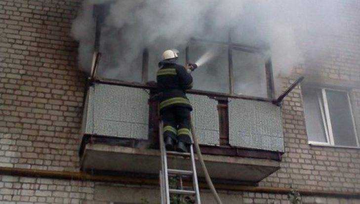 В Брянске из-за пожара эвакуировали 10 жильцов многоэтажки