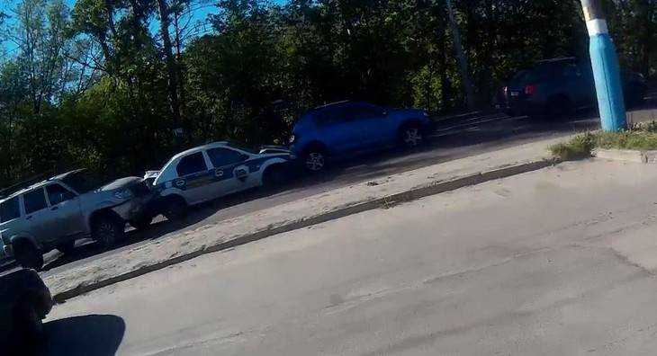 В сети опубликовали фото аварии, вызвавшей громадную пробку в Брянске